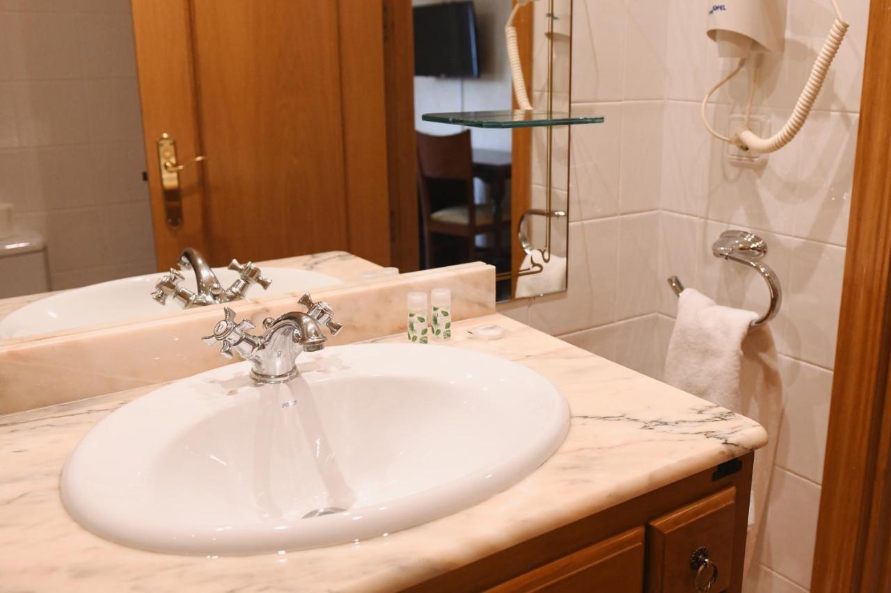 Hotel Rural Villa De Винуеса Екстериор снимка